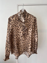 Load image into Gallery viewer, Arabella shirt - animalier print
