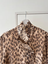 Load image into Gallery viewer, Arabella shirt - animalier print

