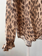 Load image into Gallery viewer, Arabella shirt - animalier print
