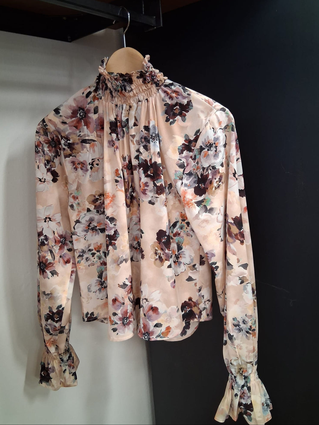 Emma top flowers