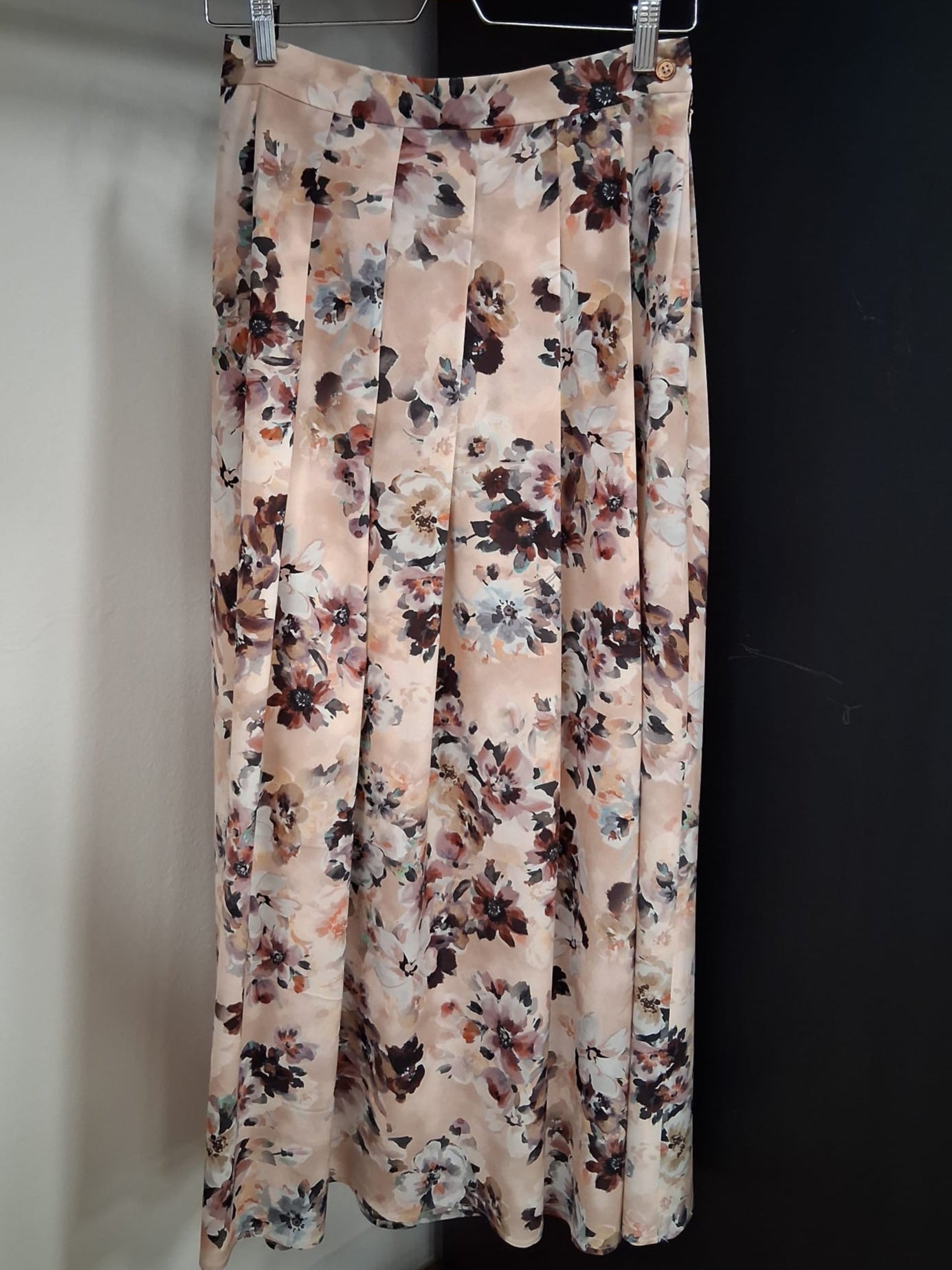 Roberta skirt flowers