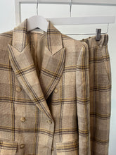 Load image into Gallery viewer, Blazer double breasted - Linen
