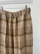 Load image into Gallery viewer, Linen cuffed trousers
