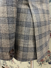 Load image into Gallery viewer, Blazer double breasted - Wool
