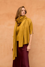 Load image into Gallery viewer, Stole Lamé
